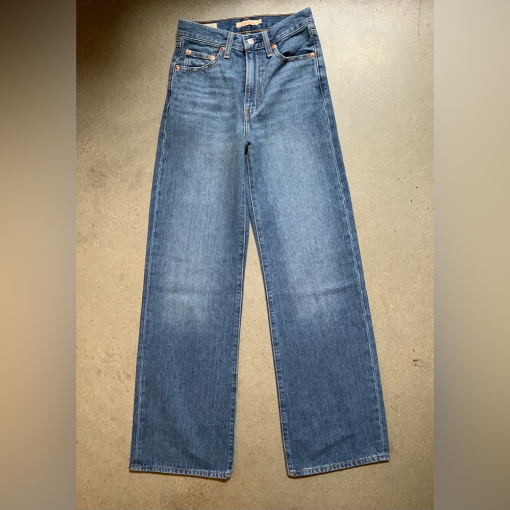 Levi’s Women’s Ribcage Wide Leg Denim